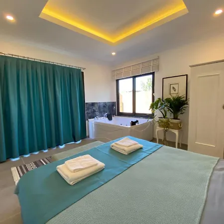 Remarkable With Jacuzzi, Private Pool And Backyard In Fethiye Kargı
